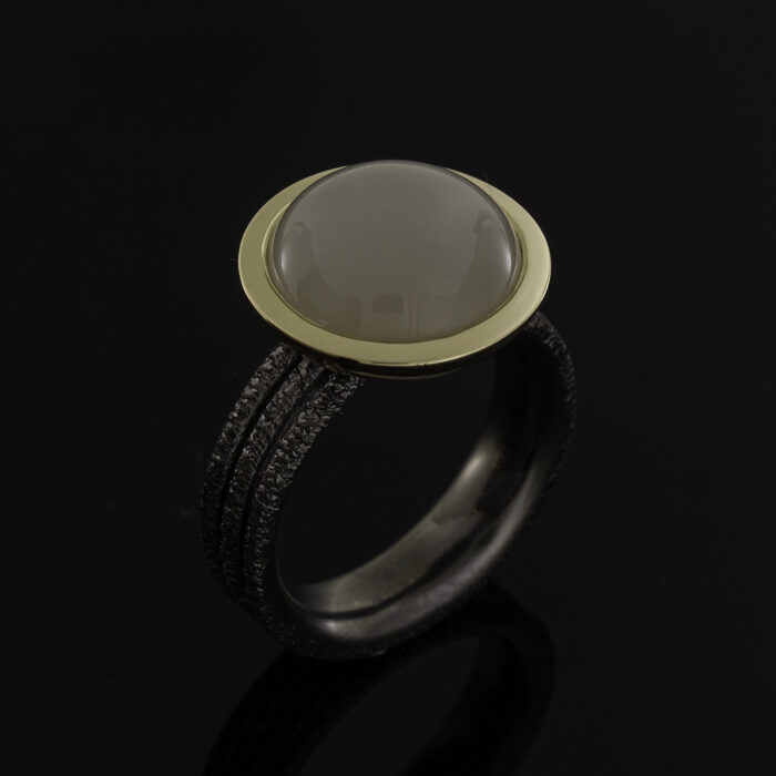 1. Venus R30 Søderlund Design - Venus R30 Ring med sølv og gull