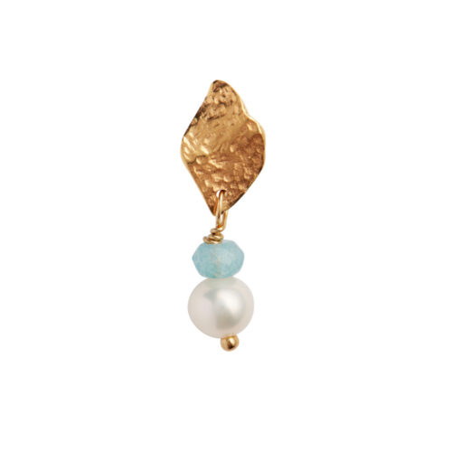 Stine A Jewelry - Ile De L'Amour ørepynt i forgylt sølv med perle og lys blå topaz