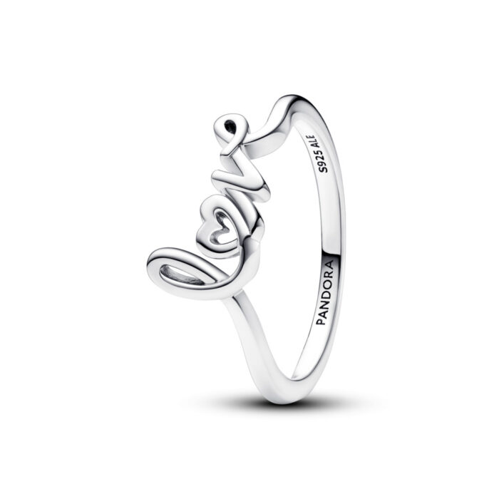 193058C00.645626069 Pandora - Ring i sølv med Love i håndskrift Pandora - Ring i sølv med Love i håndskrift