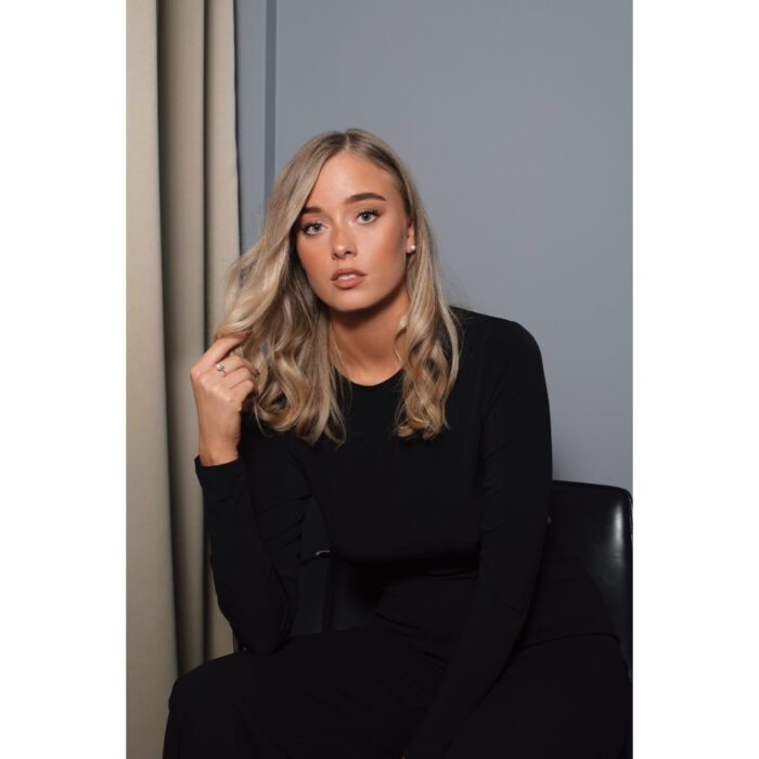 Efva Attling - Little devil Ear ørepynt i 18k gult gull med ferskvannsperle - Bilde 4