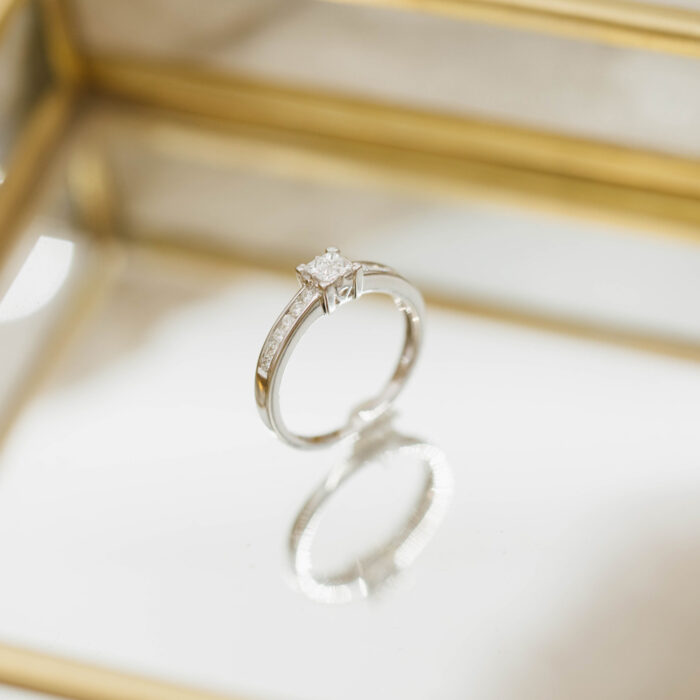 12150002 1 NC Christophersen - Ring i hvitt gull med diamanter