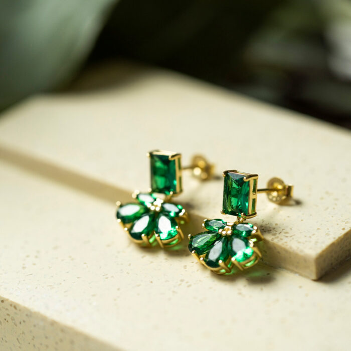 991767 3 PAN Jewelry - Ørepynt i forgyldt sølv med grønn zirkonia, blomst