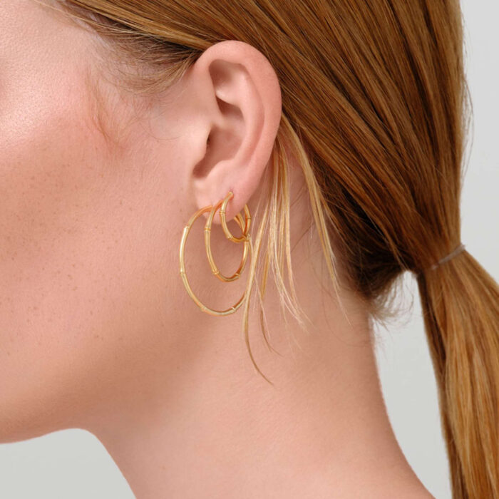 Julie Sandlau - Bamboo Hoops Small i 14k gult gull - Bilde 3