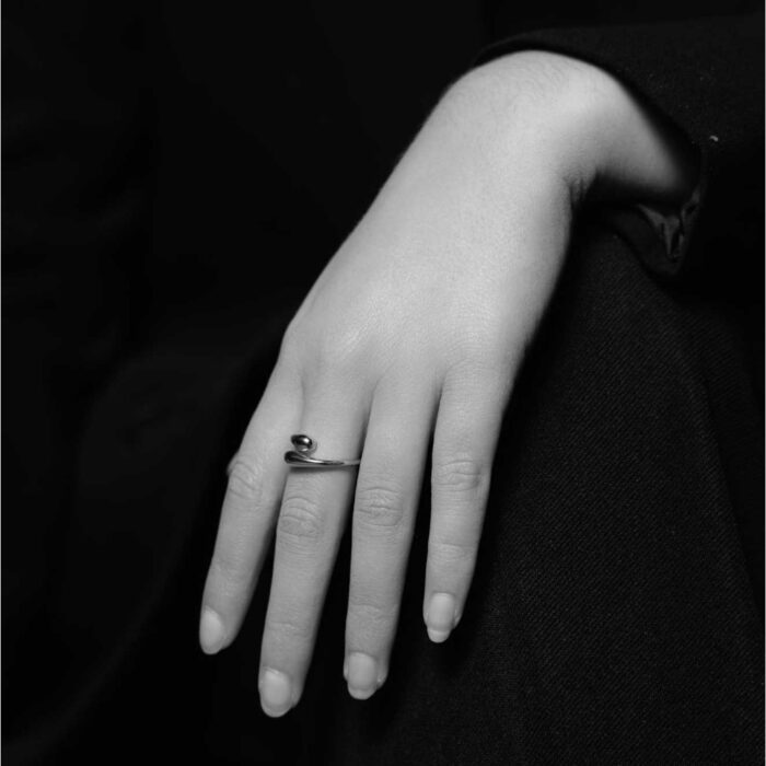 Studio by Gulldia - Edge ring i sølv - Bilde 2