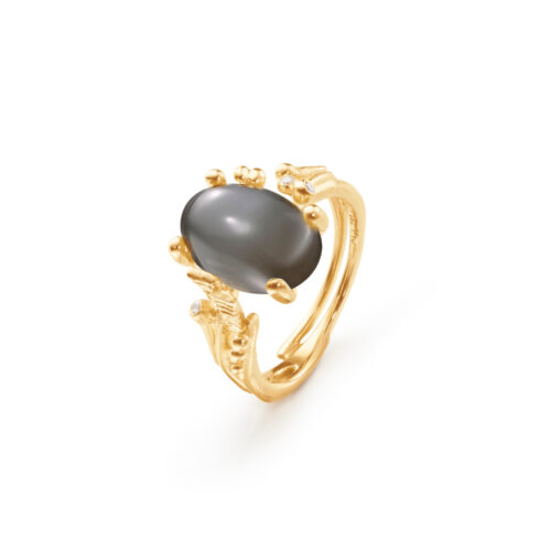 OLE LYNGGAARD COPENHAGEN  - BoHo ring small i 18k gult gull med grå månesten og diamanter