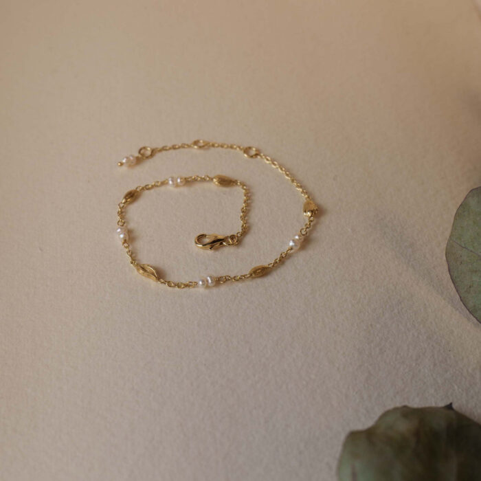 Shapes by Gulldia - Seashell armbånd i forgylt sølv med perler - Bilde 3