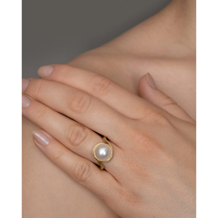 Dulong - Vega Curl ring i 18k gult gull med Ferskvannsperle - Bilde 2