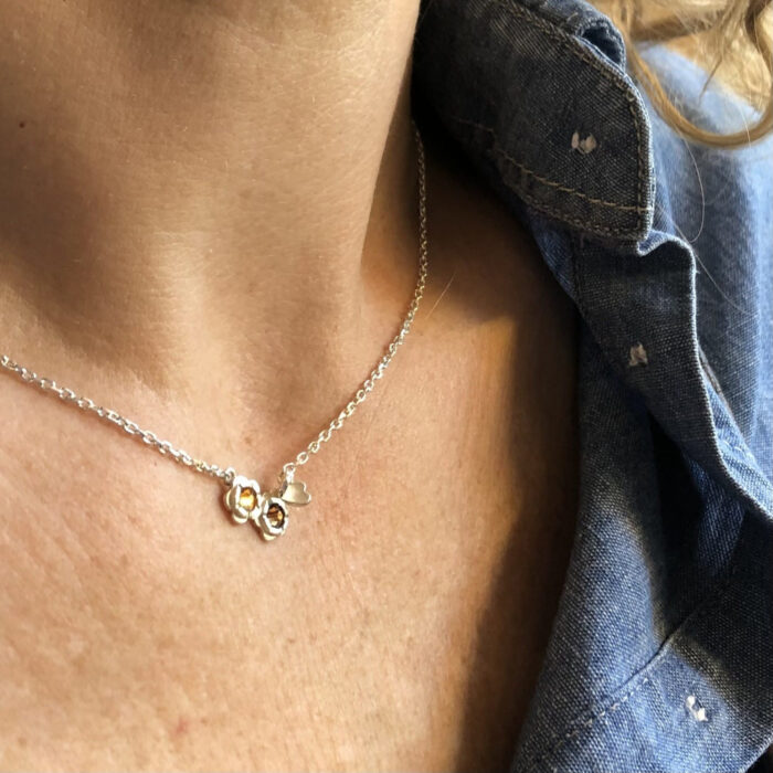 Huldreverket - Maigull liten halssmykke med krystaller og hjertefugl - Bilde 2