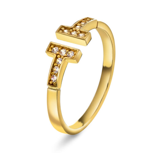 Pan Jewelery- Ring i gult gull med Zirkoner