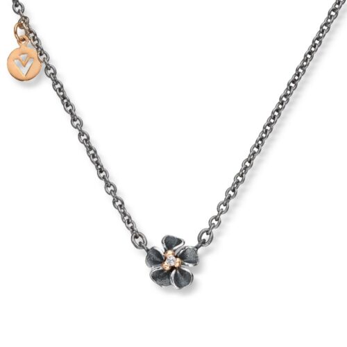 Van Bergen - Anheng i oksydert sølv med diamant med gult gull detaljer og stålkjede - Flôra kolleksjonen