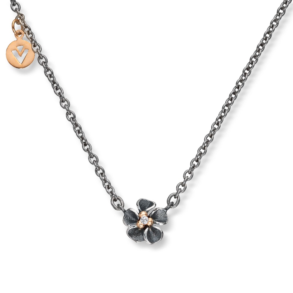 Van Bergen - Anheng i oksydert sølv med diamant med gult gull detaljer og stålkjede - Flôra kolleksjonen