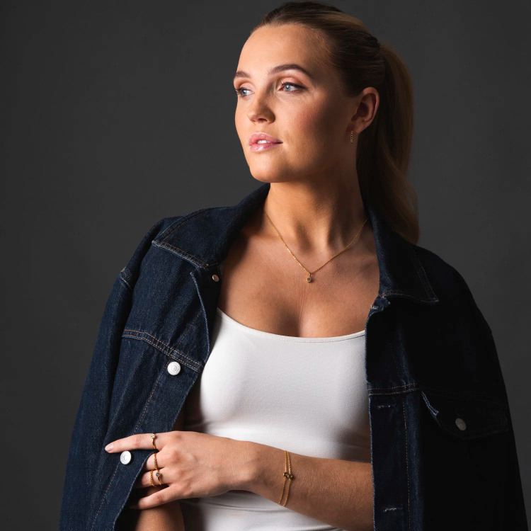 Nora Mørk by Gulldia - Smykke i sølv med lys blå zirkonia Nora Mørk by Gulldia - Smykke i sølv med lys blå zirkonia - Bilde 4