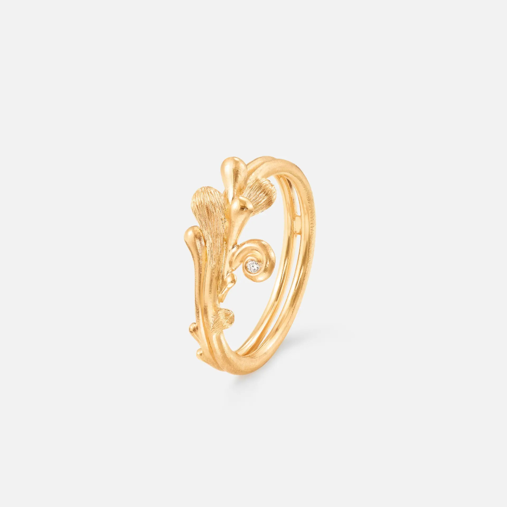 OLE LYNGGAARD COPENHAGEN - BoHo Ring i gult gull med diamant, NB: Kun str 52, 53 og 54 igjen