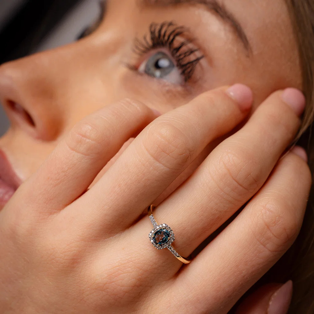 Pan Jewelry - Ring i gull med diamanter 0,08 ct og topas Pan Jewelry - Ring i gull med diamanter 0,08 ct og topas - Bilde 3