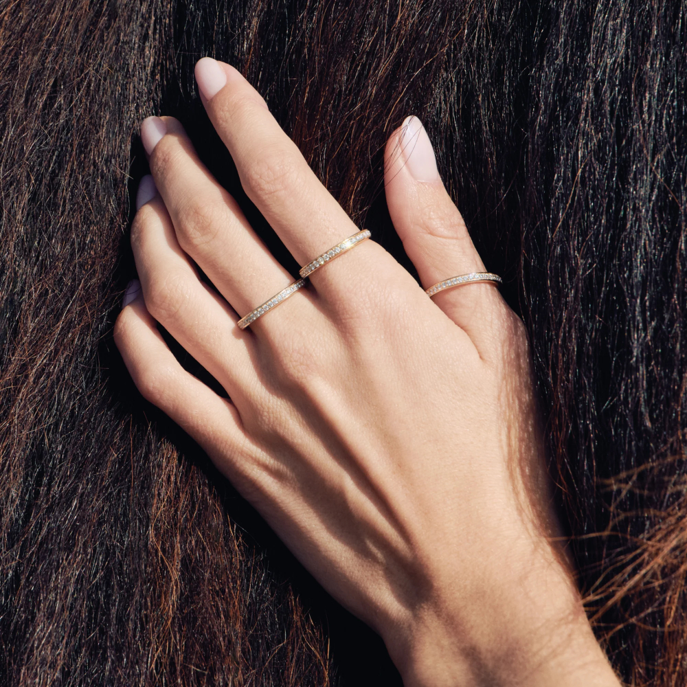 Julie Sandlau - Elegance Band Ring i 18k gult gull med diamanter Julie Sandlau - Elegance Band Ring i 18k gult gull med diamanter - Bilde 3