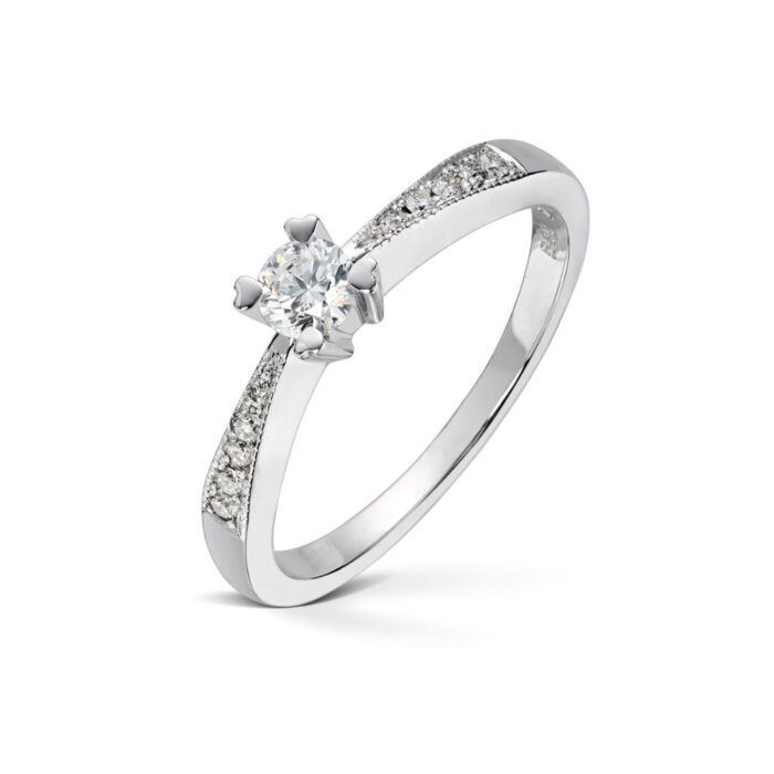 50 00694 1555 7310 Diamonds by Frisenberg - Ring i hvitt gull med 0,25 ct + 0,1 ct diamanter