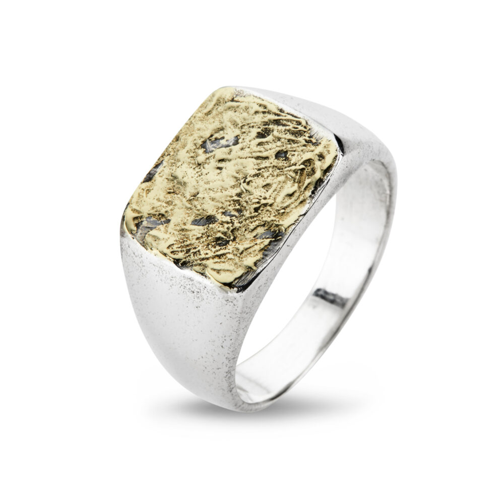 by birdie signet ring cushion gold 50110190G