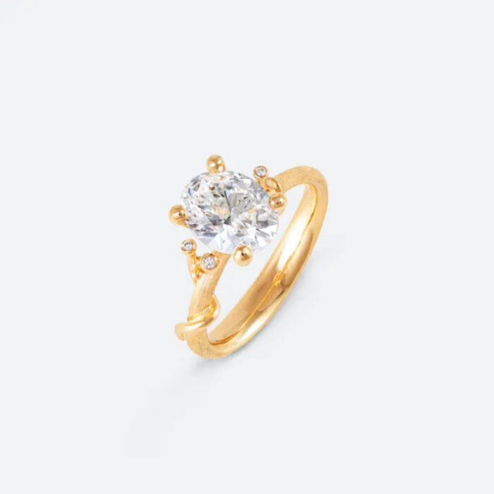 543 oval 1 large Ole Lynggaard - Nature Solitaire Ring - 18k gult gull og 0,80ct oval diamant Ole Lynggaard - Nature Solitaire Ring - 18k gult gull og 0,80ct oval diamant