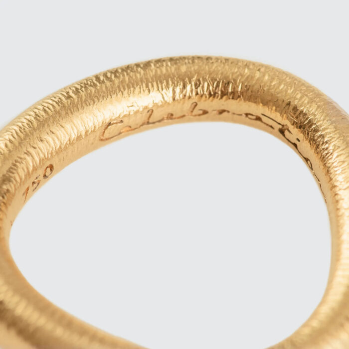 58 124c203b52 a2815 4a2815 401 2 large Ole Lynggaard - Celebration ring i 18k teksturert gult gull Ole Lynggaard - Celebration ring i 18k teksturert gult gull