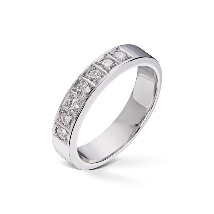 7 x 005 TW SI 12975 2 Diamonds by Frisenberg - Alliansering-Hvittgull 7x0,05 ct TW/SI-Kraftig ringskinne-Håndlaget ved eget verksted