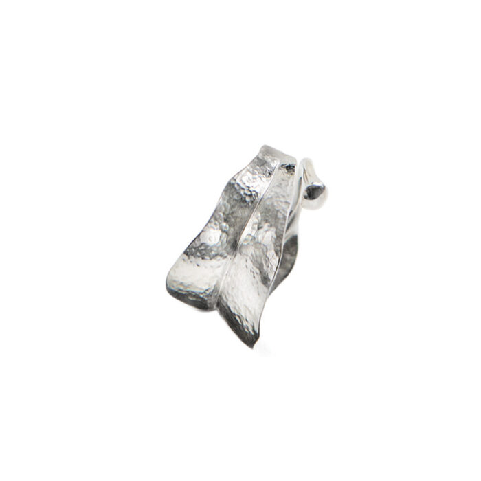 A3009 301 F Ole Lynggaard - Leaves medium ring i polert sølv