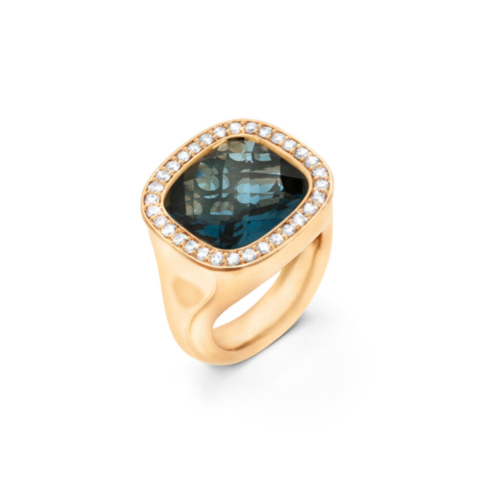 Cushion_Ring_London_Blue_Topaz_Diamonds_A2840-403_V2