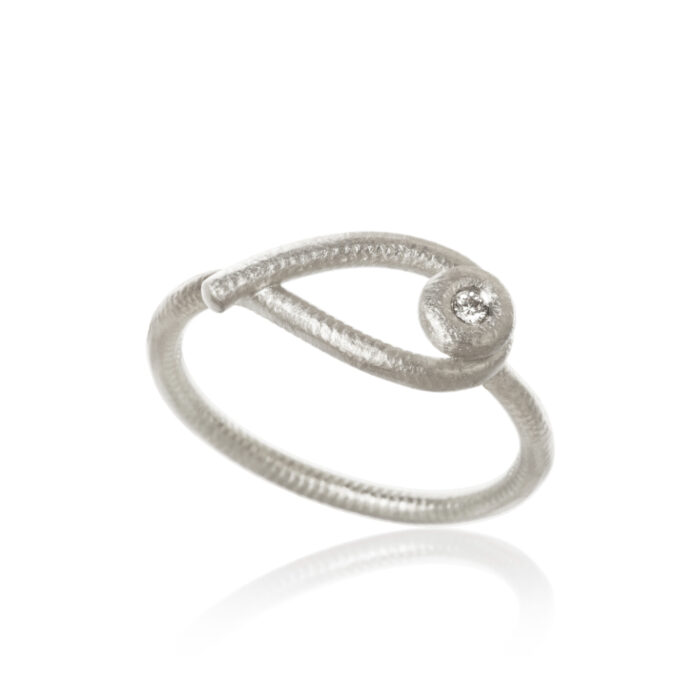 KHA3 F2030 Dulong - Kharisma ring i sølv med diamant Dulong - Kharisma ring i sølv med diamant